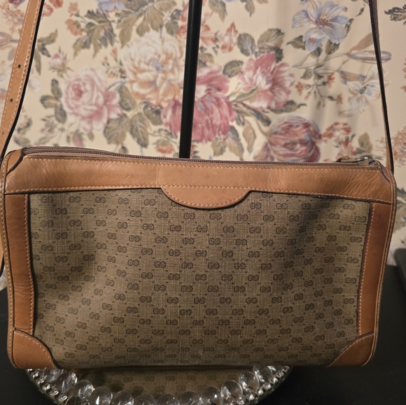 VINTAGE Gucci crossbody - Picture 2 of 15